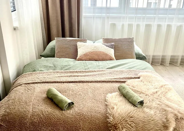 The Elite Ii Downtown Ac & Garage Parking * براتسيلافا